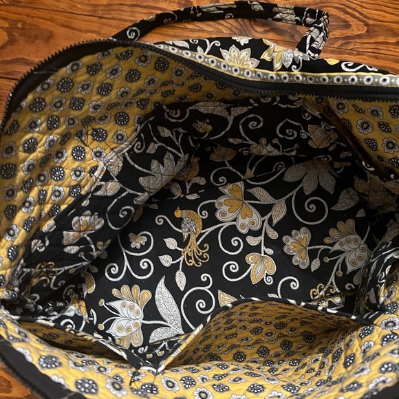 Vera Bradley Yellow Bird pattern 5-item set with hanging bag and more! - Picture 12 of 15